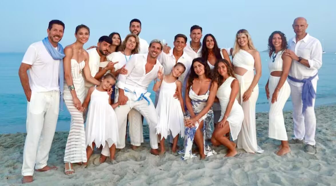 La foto familiar de Diego Simeone y su clan en el cumpleaños de Giovanni.