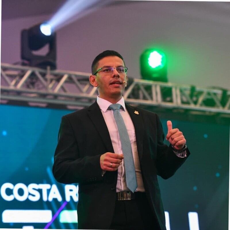 José Rafael Solano kölbi Negocios