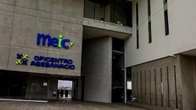 Diputados dictaminan a favor proyecto para brindar al MEIC poderes para supervisar y cerrar bancos