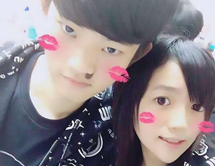 Chan Tong-kai y Poon Hiu-wing, la pareja de hongkoneses que protagonizó el inicio de las protestas en su país. South China Morning Post.