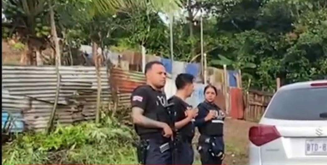 El 10 de julio en la madrugada pistoleros mataron a tres hombres y dejaron uno herido en un búnker de San Juan Grande de Esparza. Foto. Cortesía Noticias Parrita.