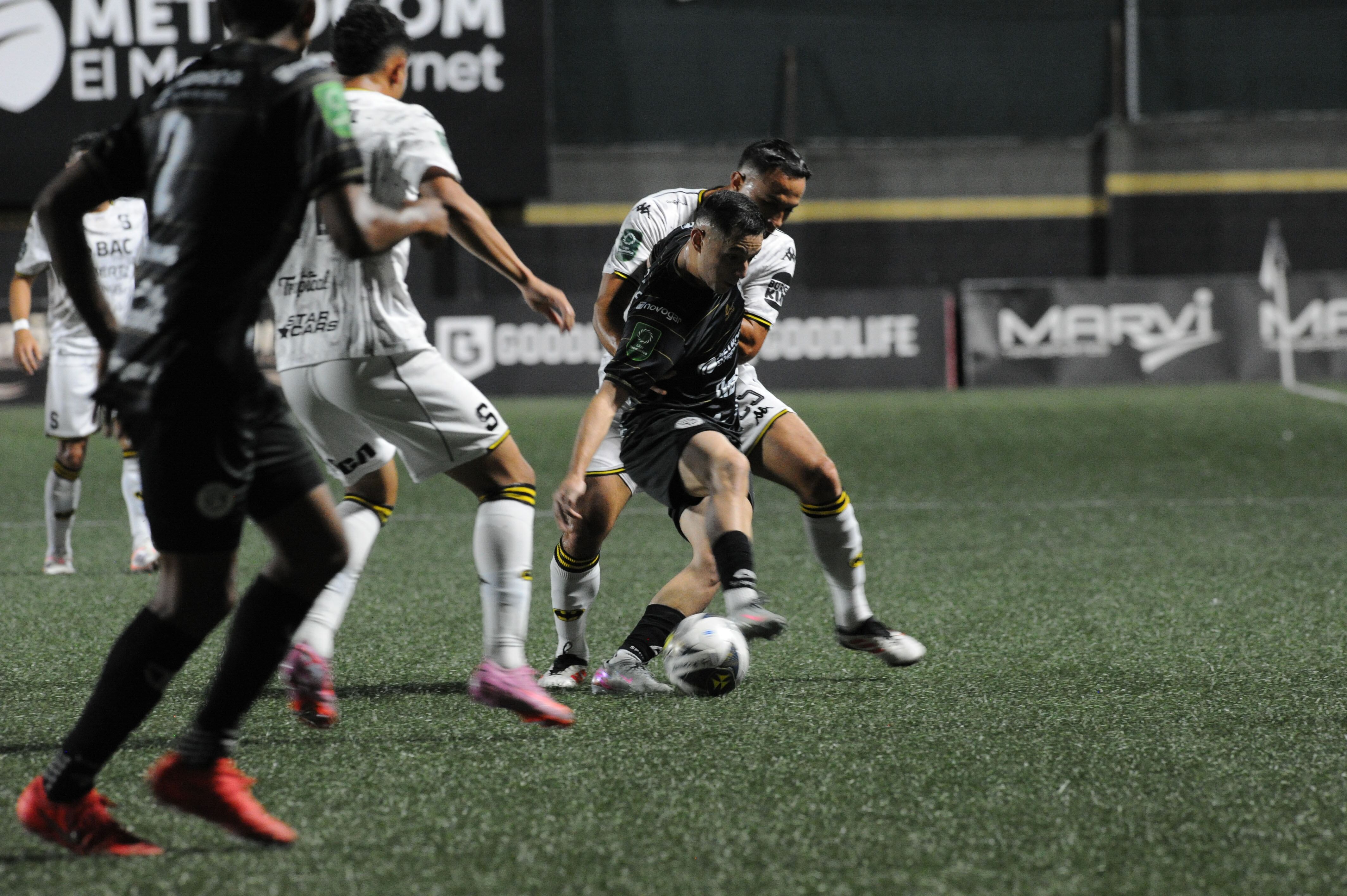 Sporting F.C vs Saprissa