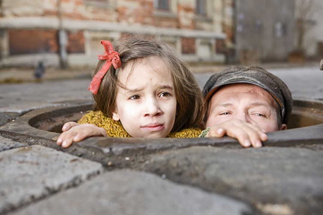 'In Darkness' (2011), película de Agnieszka Holland sobre la supervivencia y la solidaridad en Lvóv durante la Segunda Guerra Mundial.