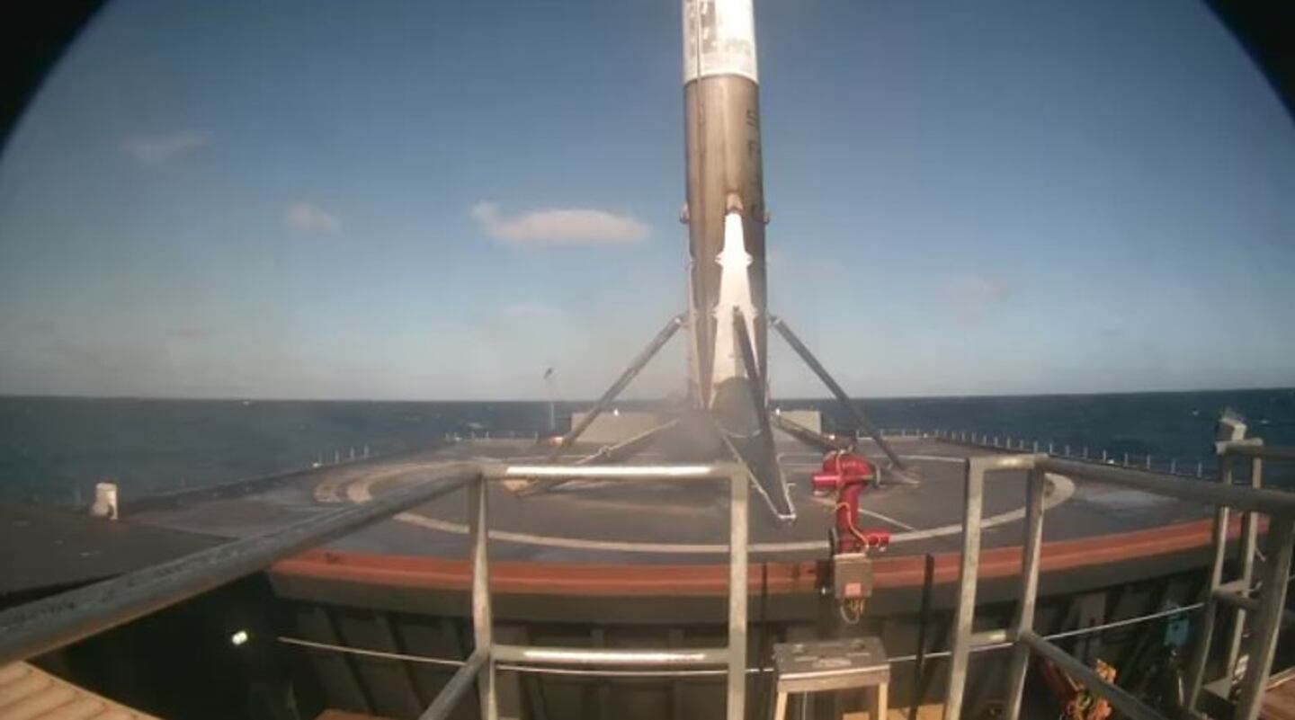 SpaceX lanza con éxito un cohete Falcon 9 cuatro meses después de un ...
