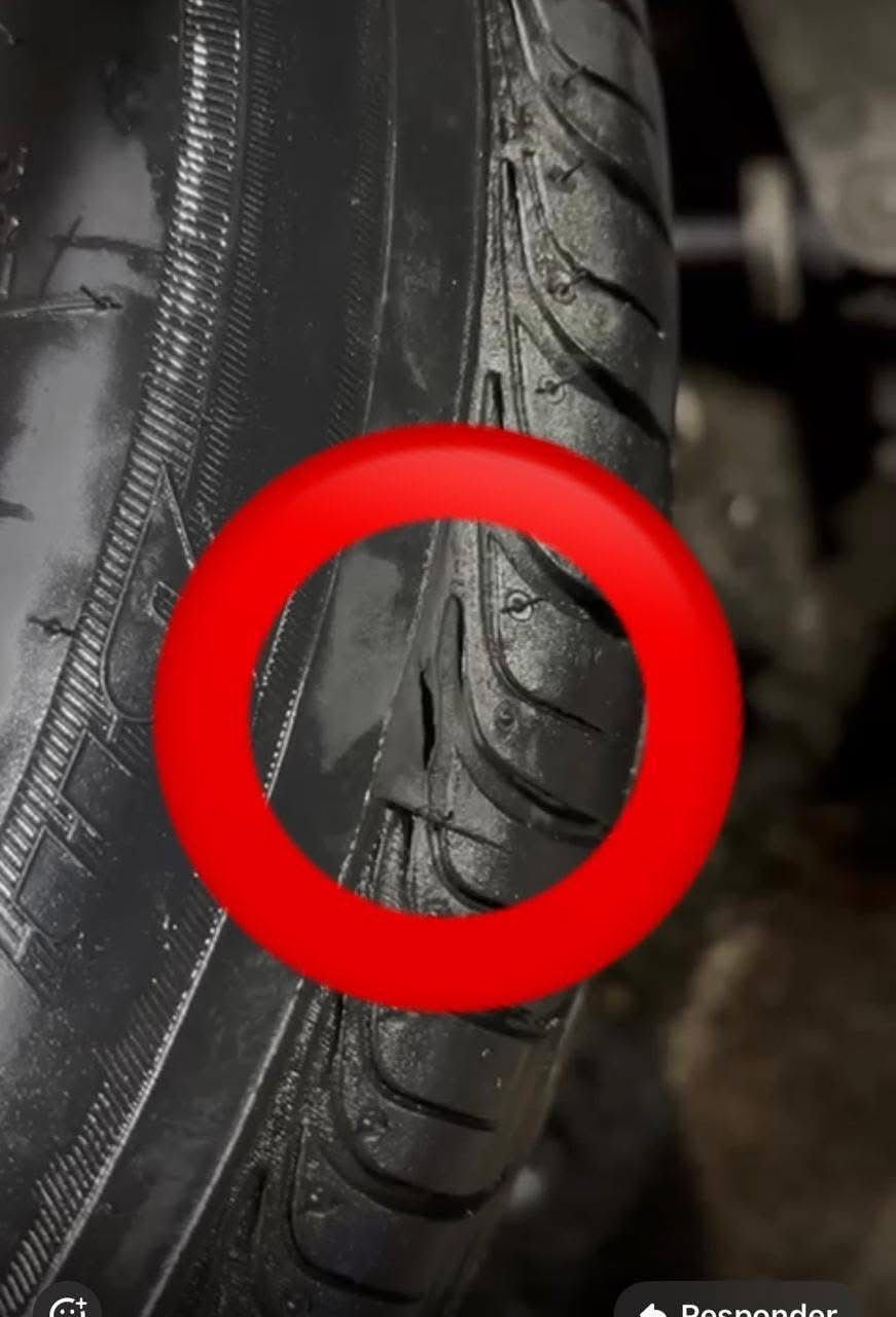 Los árbitros del juego entre Cartaginés y Herediano reportaron que uno de los vehículos personales fue atacado.