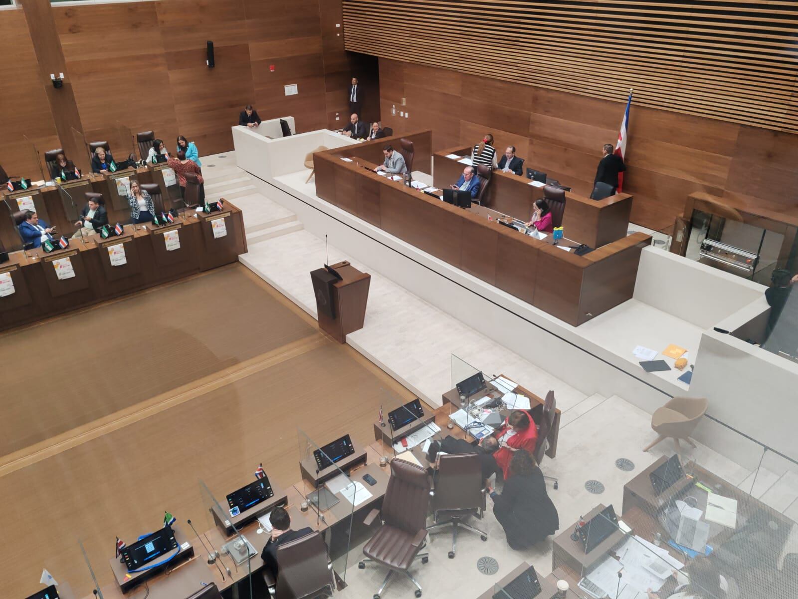 Plenario de la Asamblea Legislativa traslado de especialistas