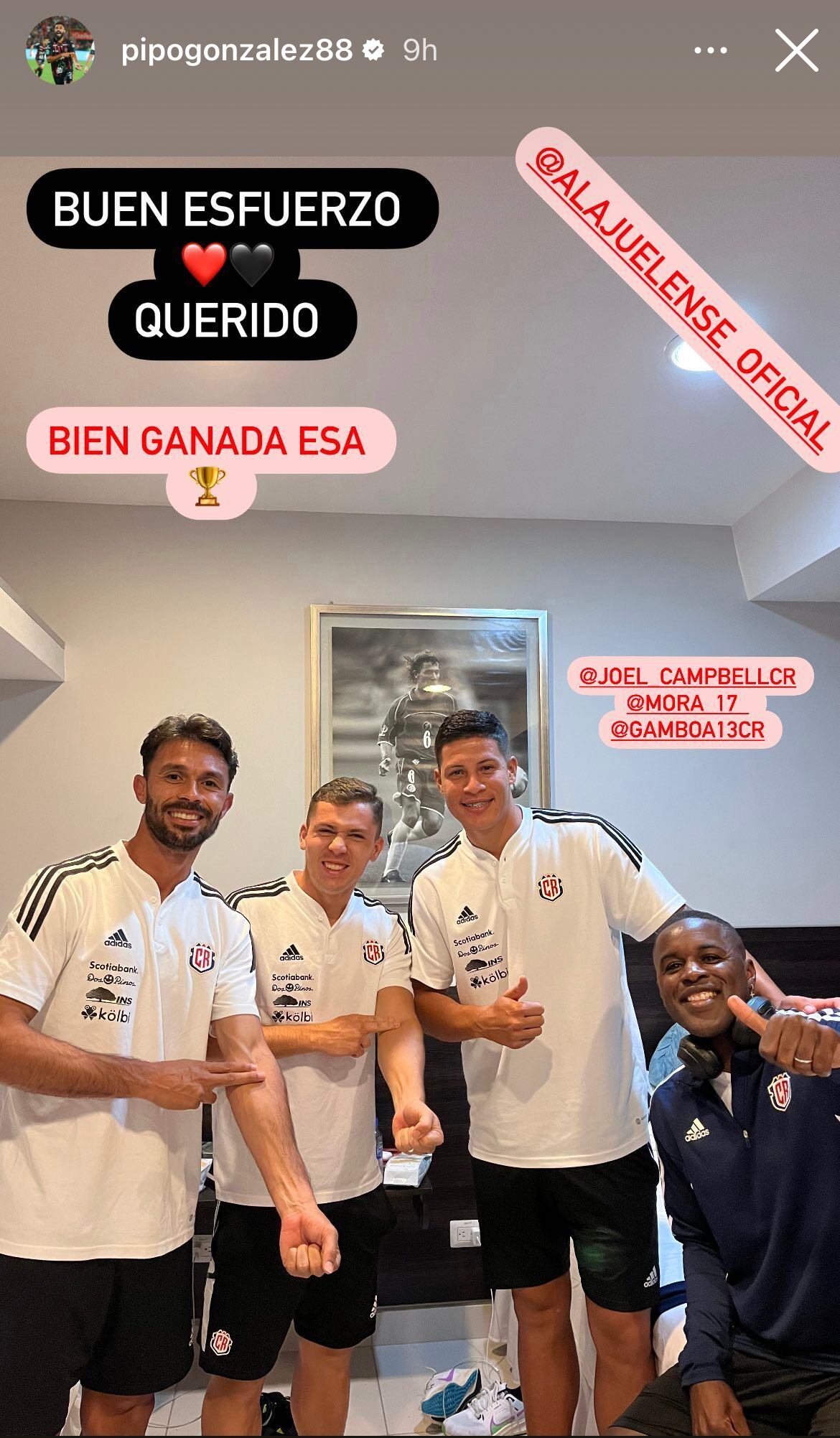 Giancarlo González, Carlos Mora, Alexis Gamboa y Joel Campbell estaban muy contentos con el título de Liga Deportiva Alajuelense en el Torneo de Copa.