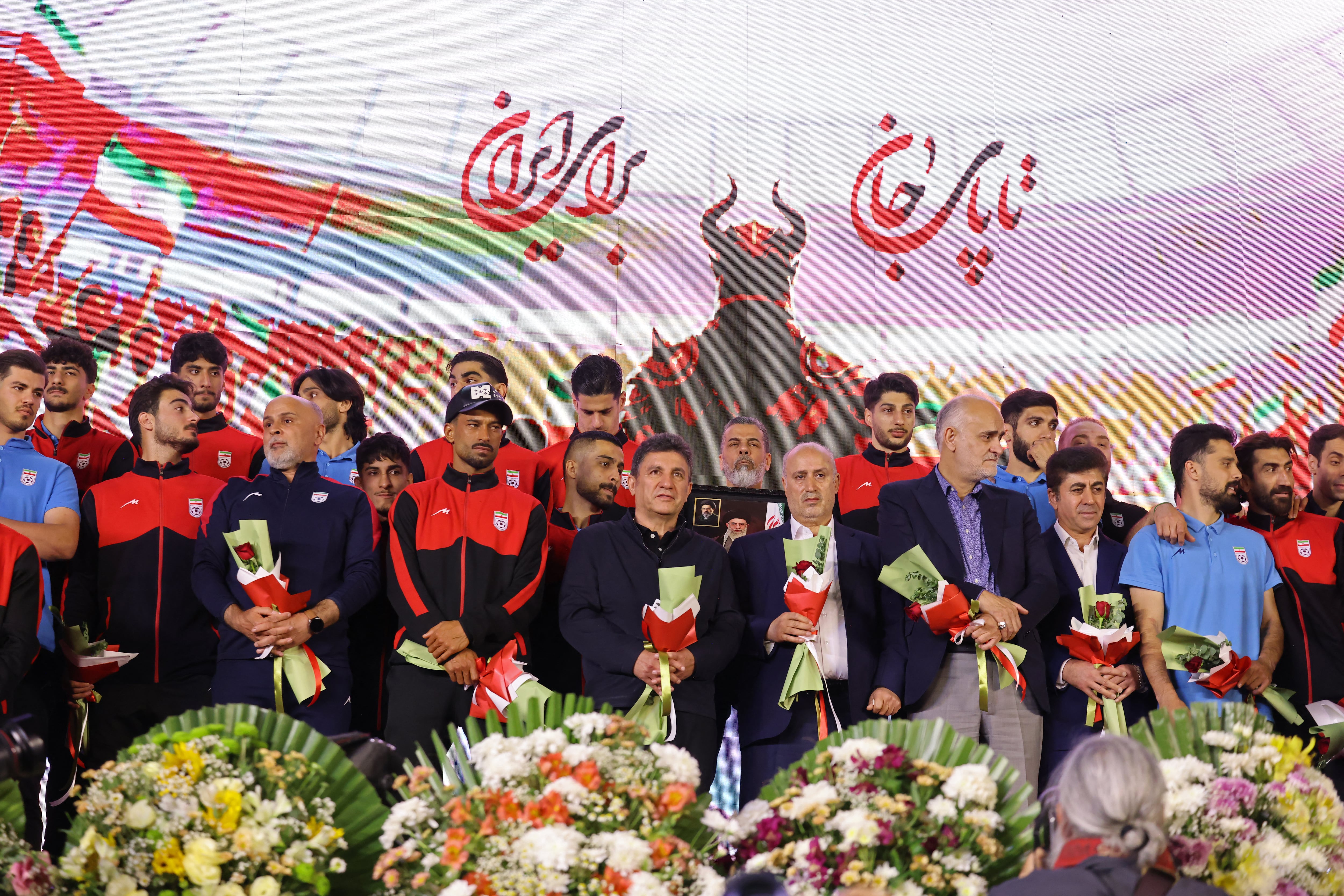 Miembros de la Selección de Irán asisten a una ceremonia de despedida realizada el 13 de mayo en Teherán, de cara al Mundial 2026.