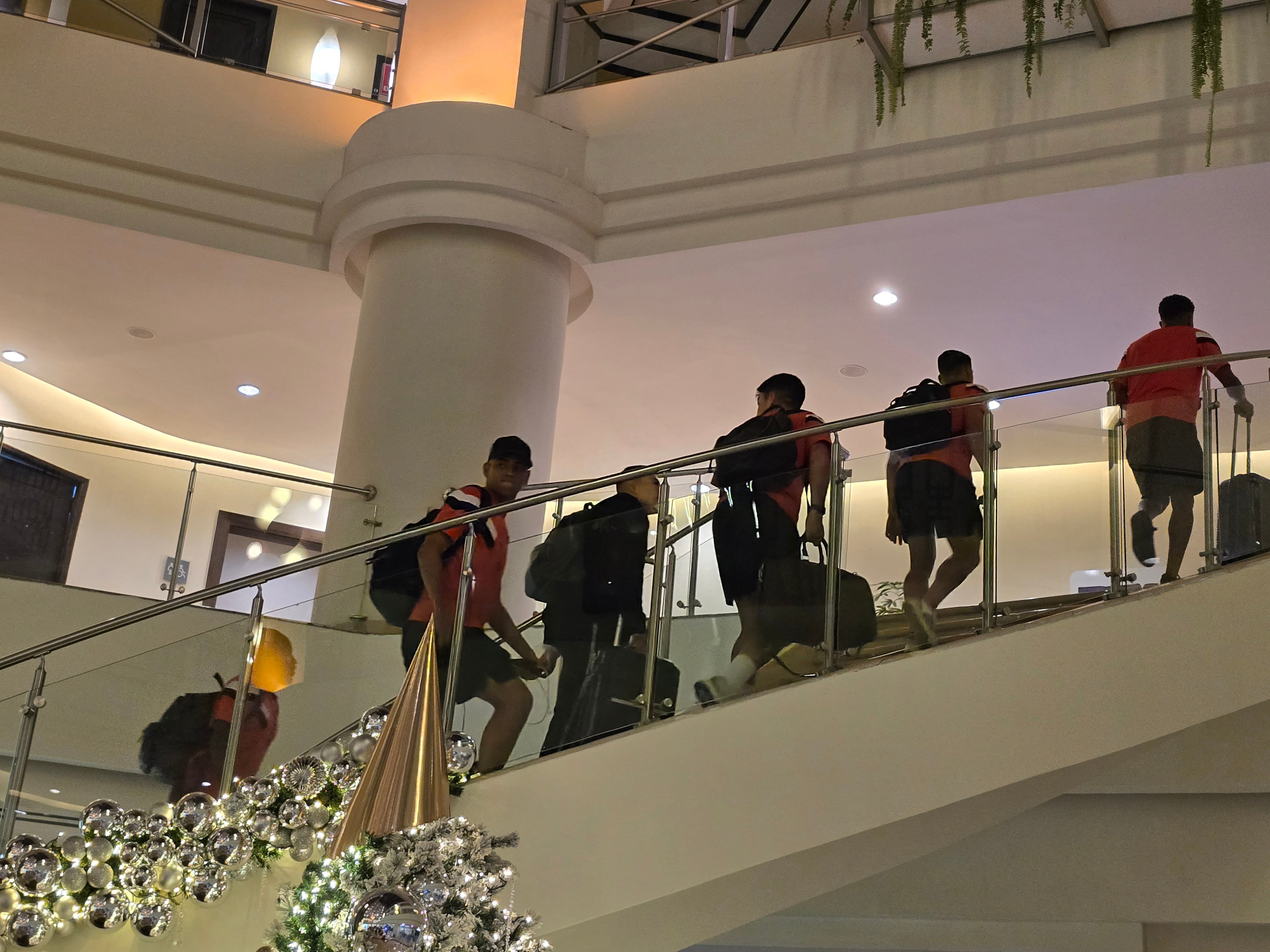 Los jugadores de Liga Deportiva Alajuelense reconocerán este martes el Estadio Cementos Progreso, en Ciudad de Guatemala.