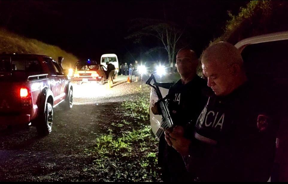 Tras el asesinato, la Fuerza Pública realizó operativos en barrio El Triunfo pero no fue posible dar con los pistoleros en fuga. Foto: Suministrada por Reiner Montero.