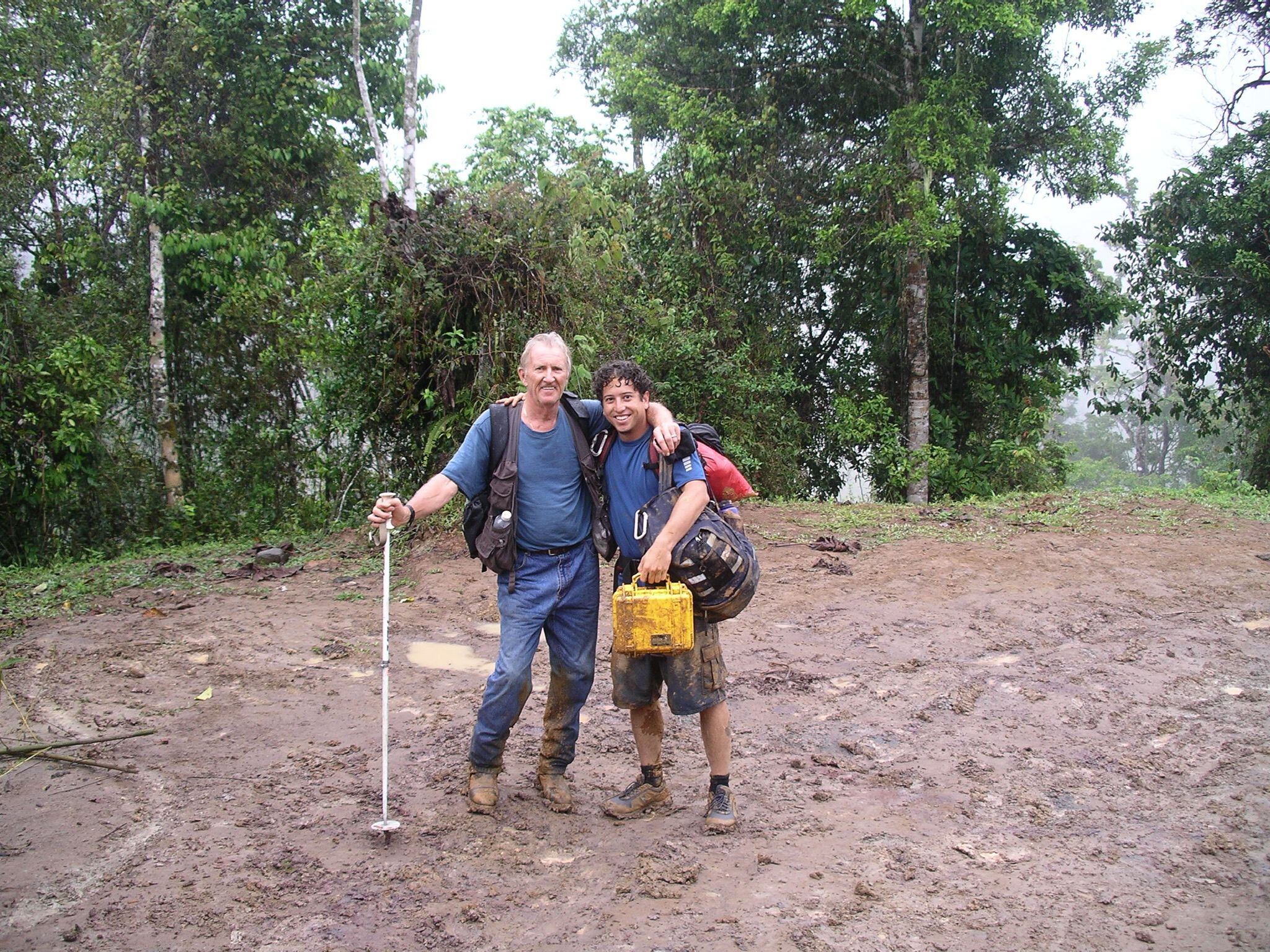 Doctor Guillermo Cubillo: especialista en Medicina de Familia. Ha realizado un gran aporte en la reducción de las brechas sanitarias y en llevar medicina de calidad a comunidades vulnerables, especialmente en el cantón de Talamanca. Laboró en UCR y CCSS.