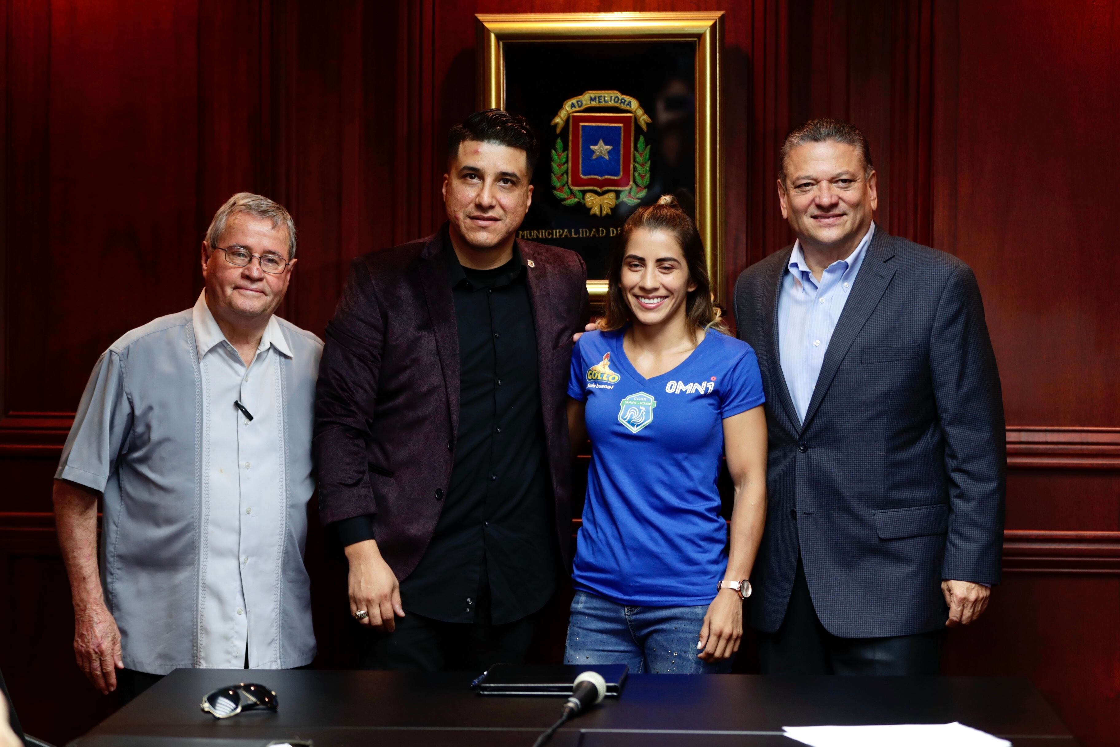 06/11/2019, San José, Municipalidad de San José, presentación de la boxeadora nacional Yokasta Valle previos su pelea en el país y también su firma con la promotora estadounidense de Boxeo Red Boxing Promotions representada por Marvin Rodriguez y acompañada por el alcalde de San José Johny Araya. Fotografía José Cordero