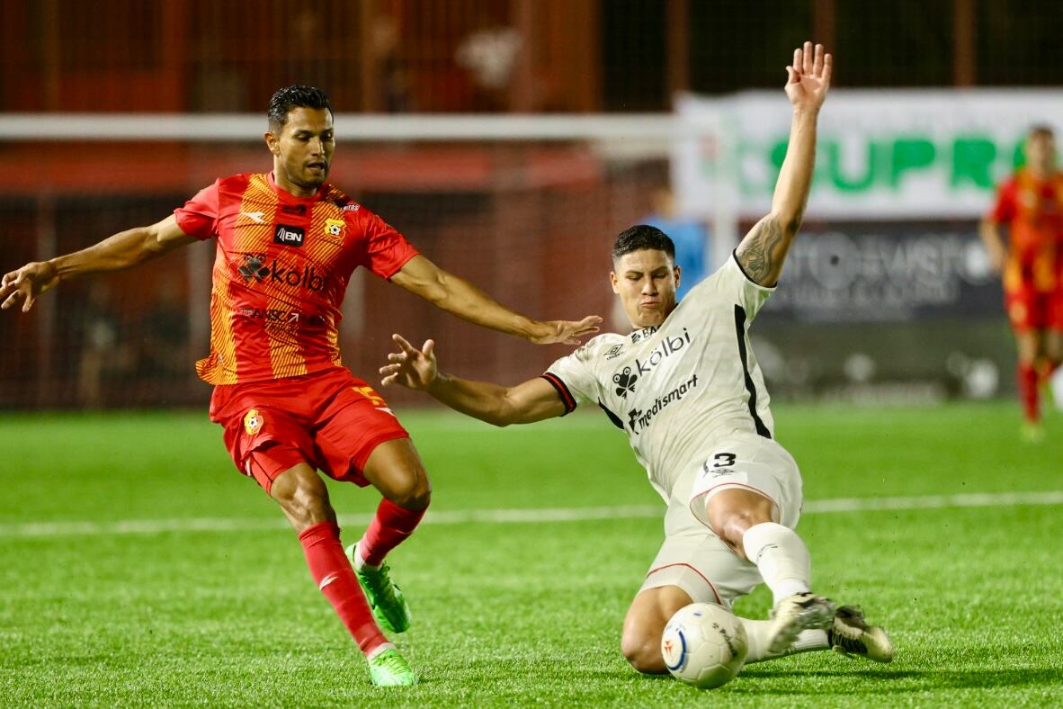 30/04/2024, Heredia, Santa Bárbara, partido de la jornada 20 del torneo de clausura 2024 entre el Club Sport Herediano y Liga Deportiva Alajuelense.