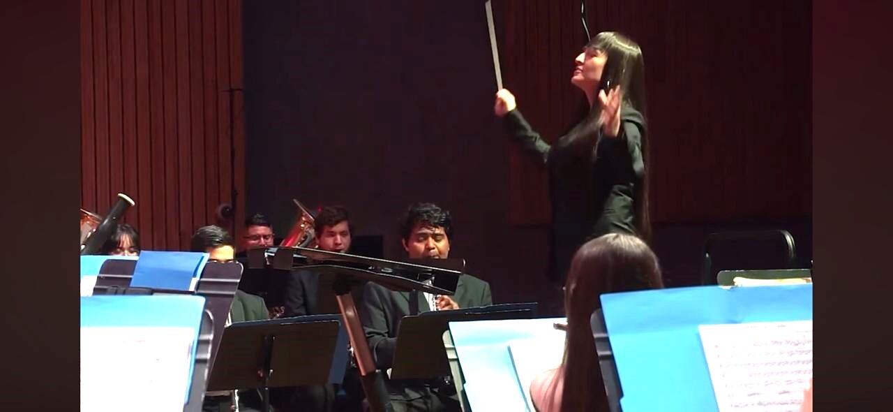 Luissana Padilla Chinchilla, directora de la orquesta que tocará con Ricky Martin