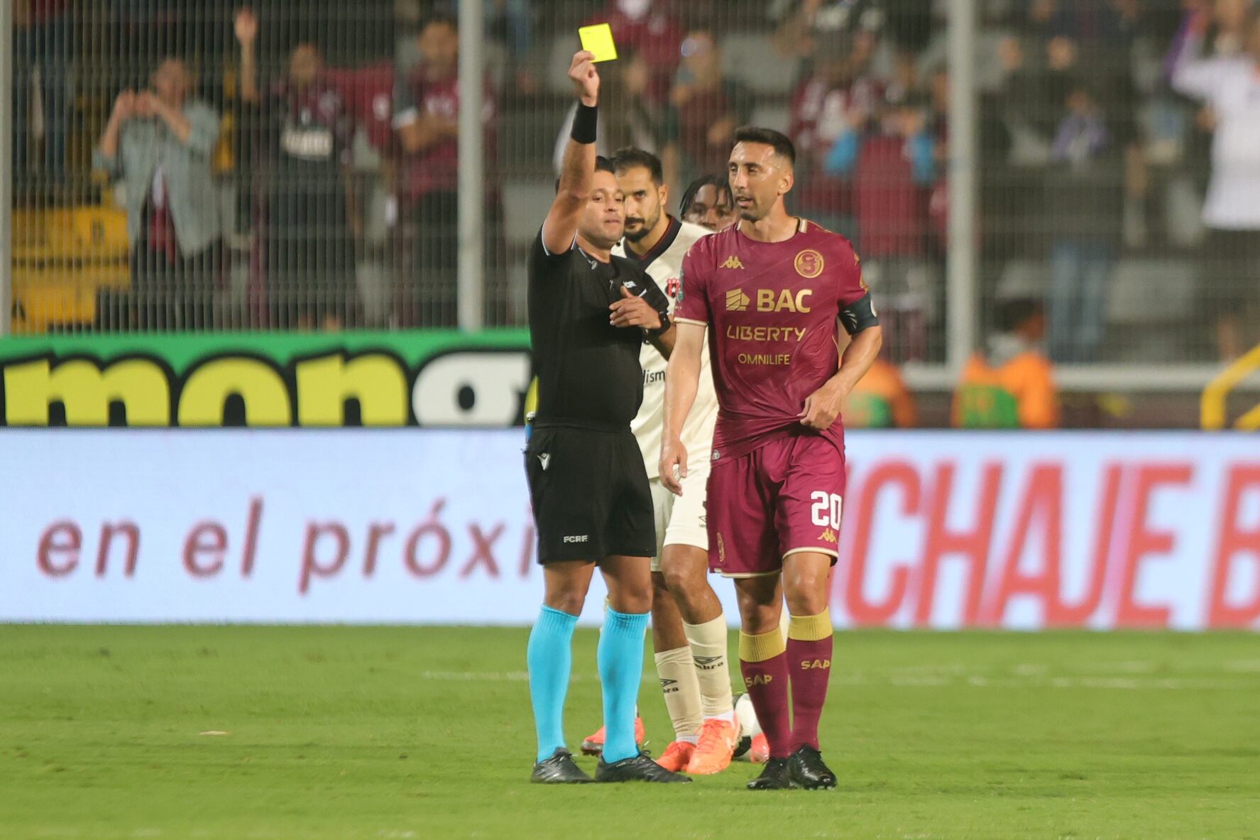 30/08/2025/ juego entre Deportivo Saprissa vs Liga Deportiva Alajuelense por el clásico nacional en la jornada 6 del torneo clausura 2025 en el estadio Ricardo Saprissa / foto John Durán