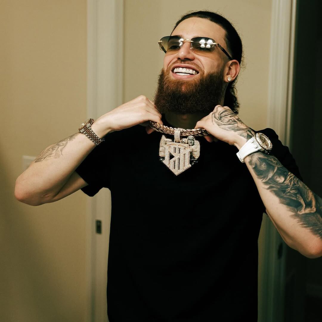 El éxito de Hades 66, 'Pacto (Remix)' superó los 90 millones de reproducciones en Spotify y 184 millones en YouTube.