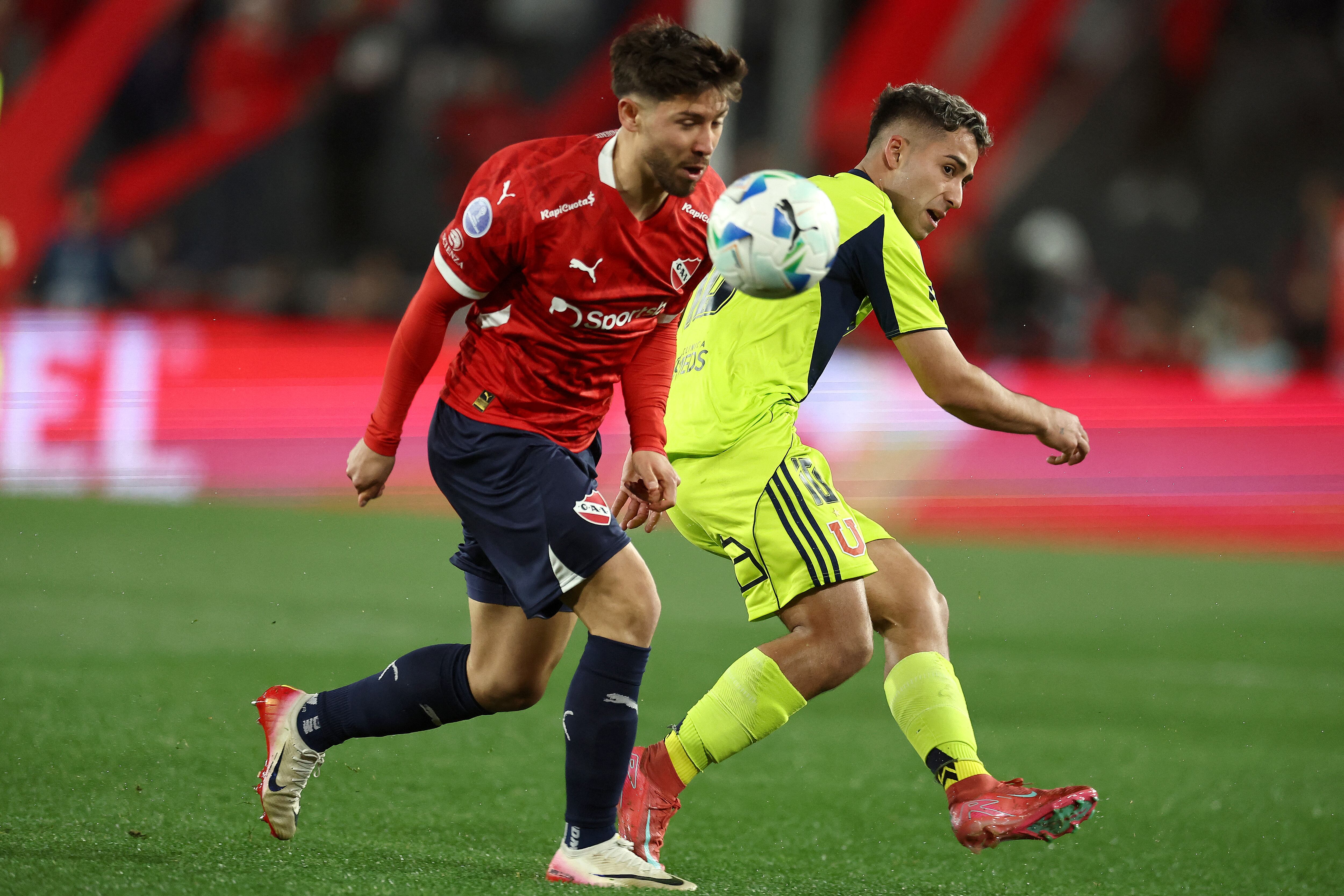 Varios heridos y detenidos luego del partido entre Independiente de Avellaneda y Universidad de Chile. AFP.