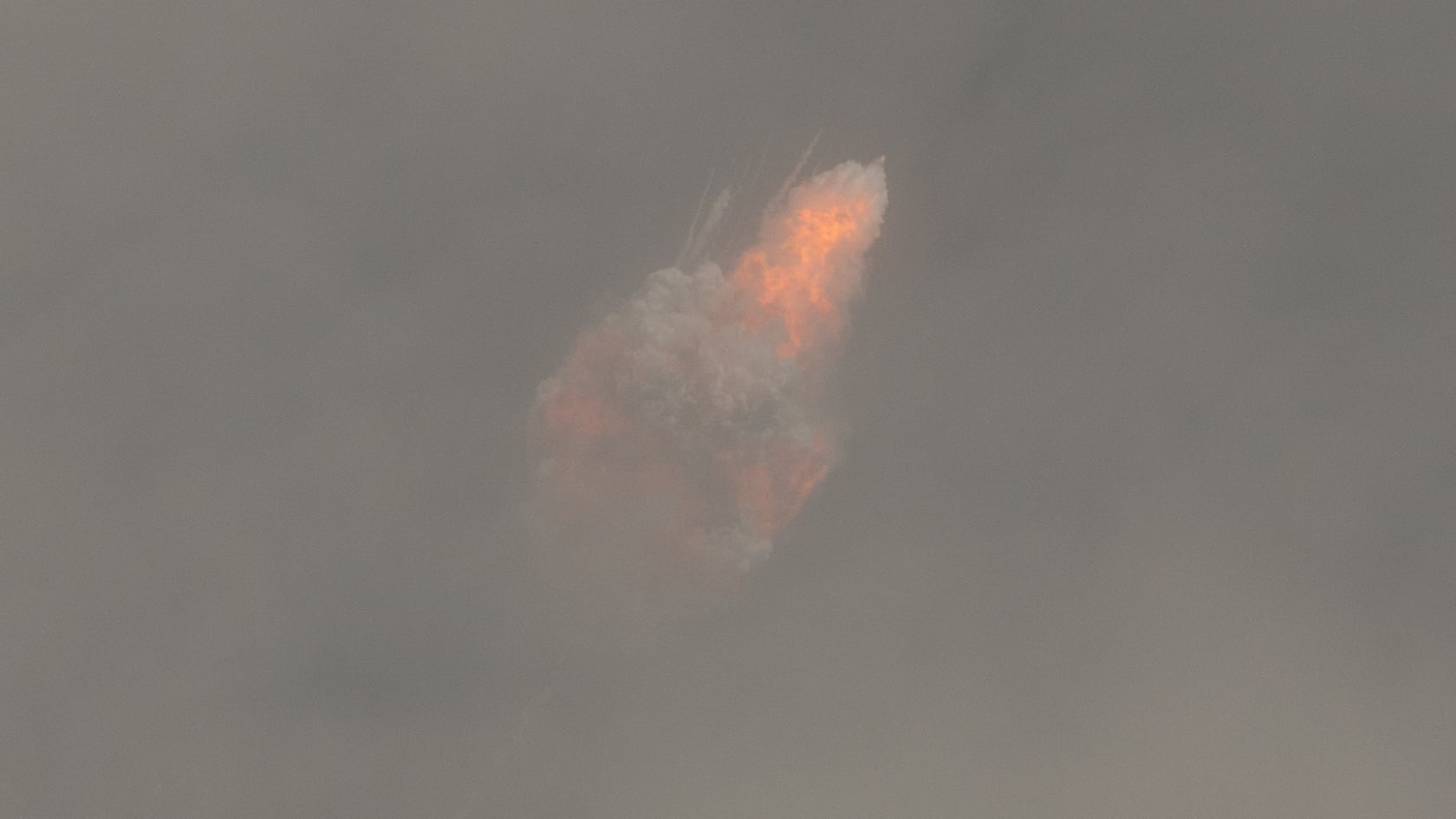 Científicos confirmaron por primera vez en tiempo real la huella metálica de un cohete en la alta atmósfera. Imagen con fines ilustrativos.