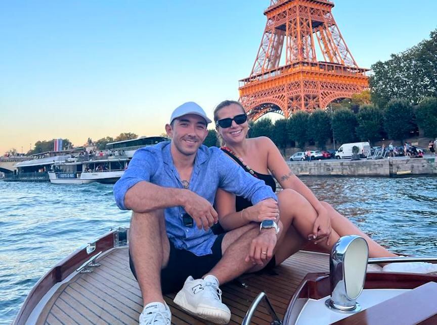 Los recién casados Thomas Freitag y Viviana Araya Saborío el jueves 8 de setiembre en París; el día antes de volar a Marrakesh donde los recibió el terremoto. Fotografía: Cortesía.