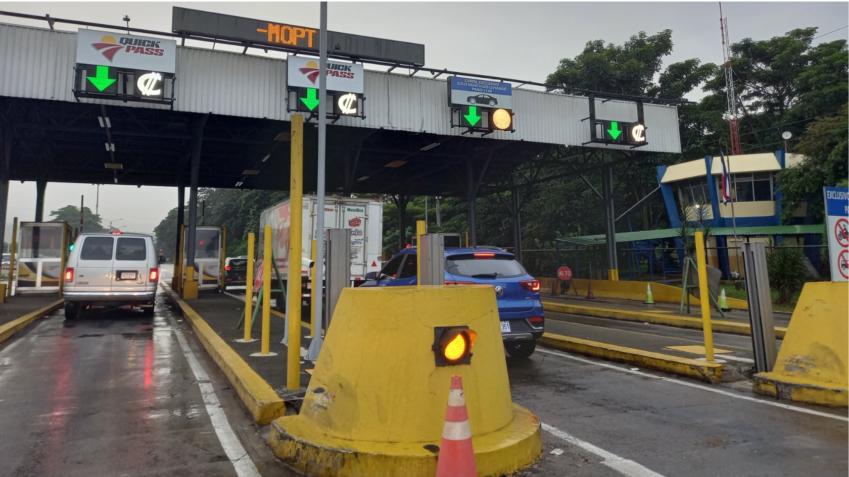 Miles de conductores podrán desplazarse con mayor facilidad durante Semana Santa gracias a cambios en peajes clave. Conozca fechas, horarios y rutas donde no deberá pagar.