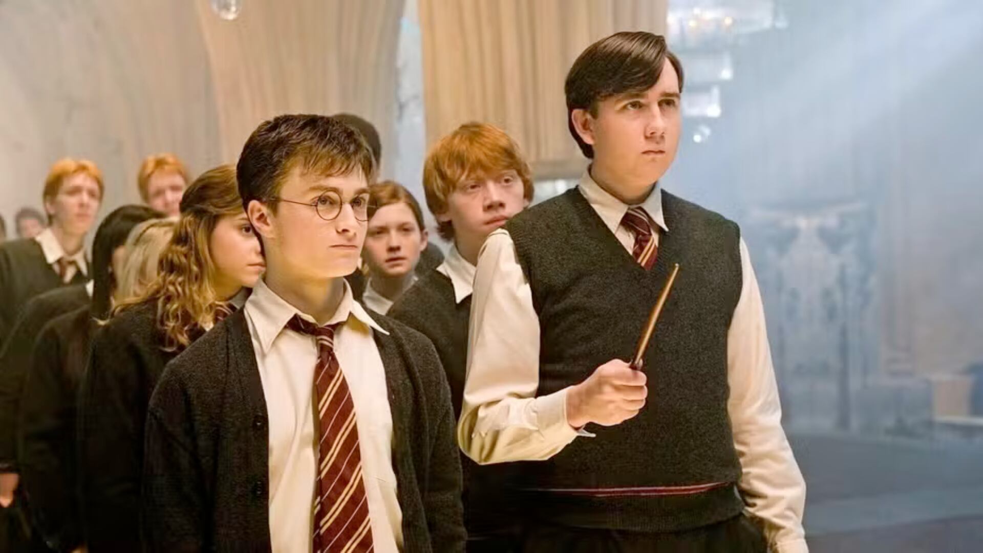 Actor de Neville afirma que necesitará terapia tras confirmarse nueva serie de Harry Potter para 2027