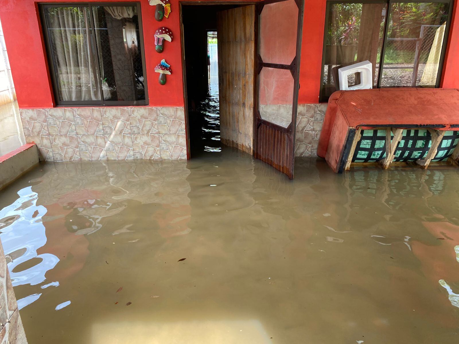 Inundaciones en cantones de Guanacaste, en Carrillo quedaron varios barrios anegados, así como cultivos de maíz, hortalizas y otros productos.