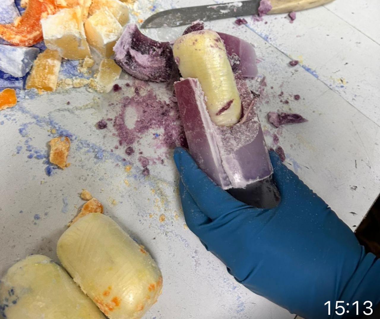 Decomisan medio kilo de cocaína dentro de candelas de colores. Foto MSP.