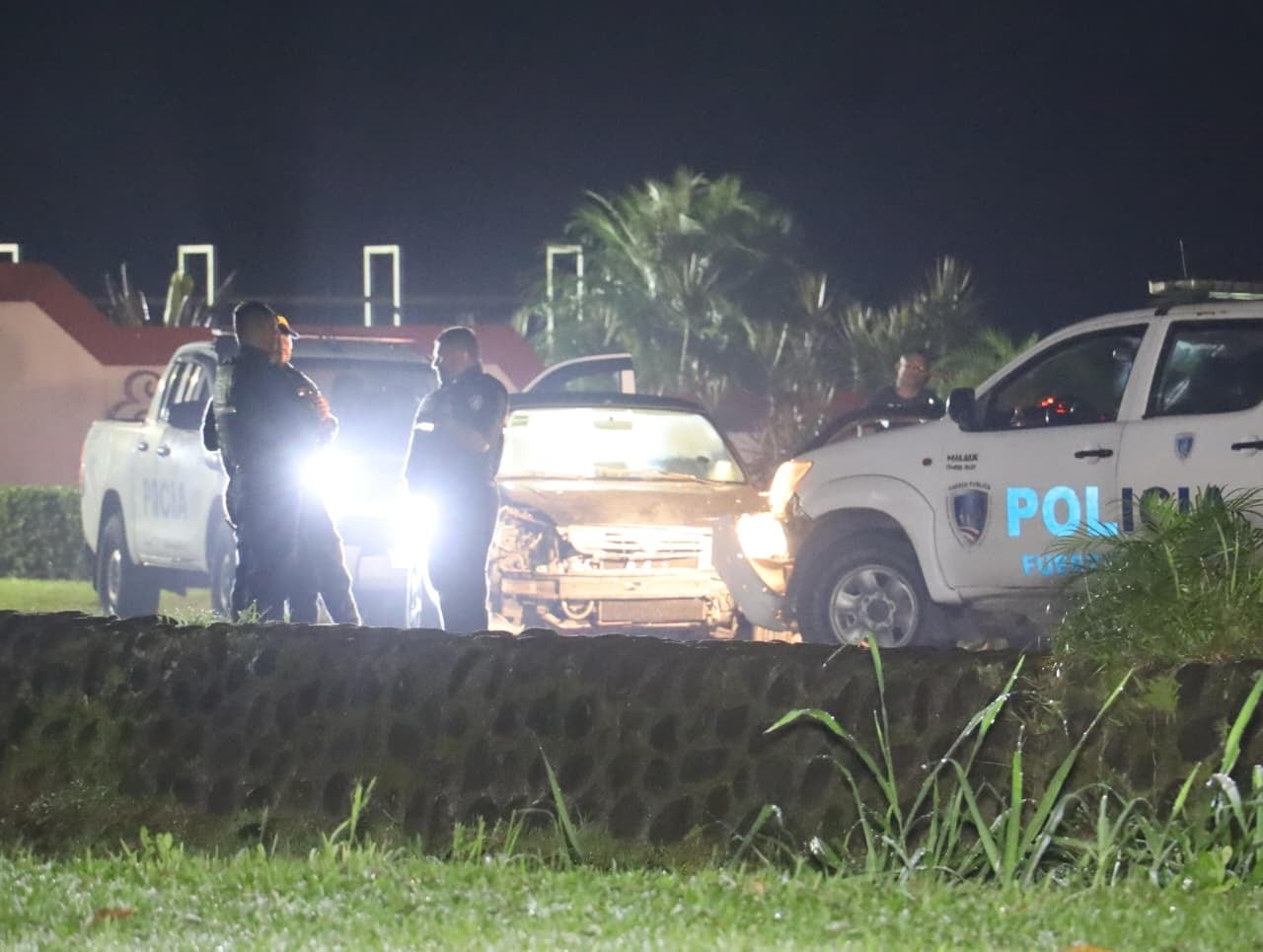 Hallan cuerpo de mujer envuelto en bolsas plásticas dentro de vehículo en Pococí