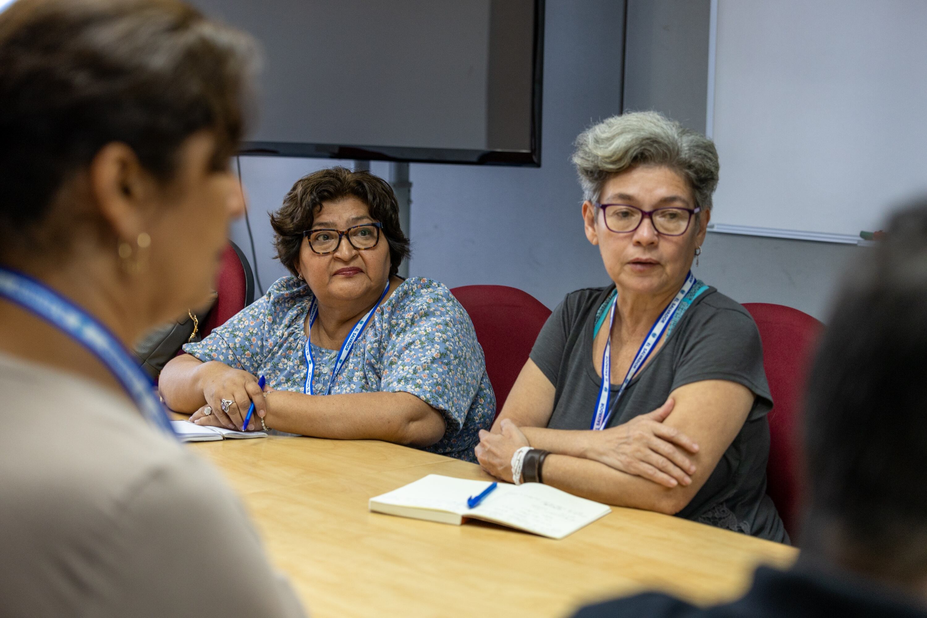 12/01/2025, San José, Tibas, Grupo Nación, entrevista con un grupo de Salvadoreños que han sido despedidos de sus trabajos por el régimen de Nayid Bukele en El Salvador.
