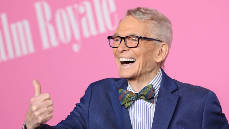 De Cher y Tina Turner a Madonna y Taylor Swift: muere Bob Mackie, el diseñador que vistió a generaciones de estrellas