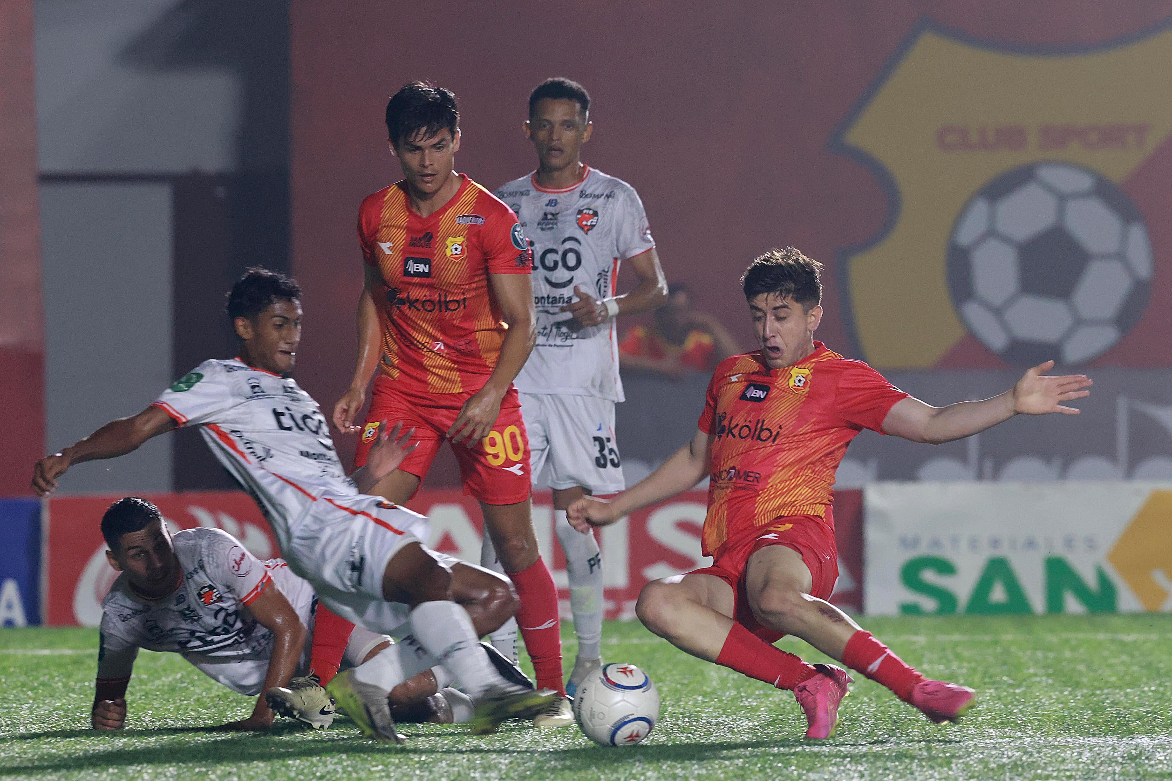 08/05/2024 Estadio Carlos Alvarado, Santa Bárbara. El Club Sport Herediano recibió a Puntarenas FC en partido de la Jornada 21 del Torneo de Clausura, Copa Promérica 2024. Foto: Rafael Pacheco Granados