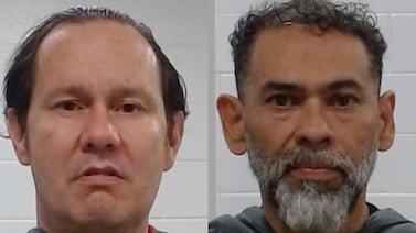 Cárcel en Dallas publica primeras fotos de Celso Gamboa y alias Pecho de Rata, tras su extradición