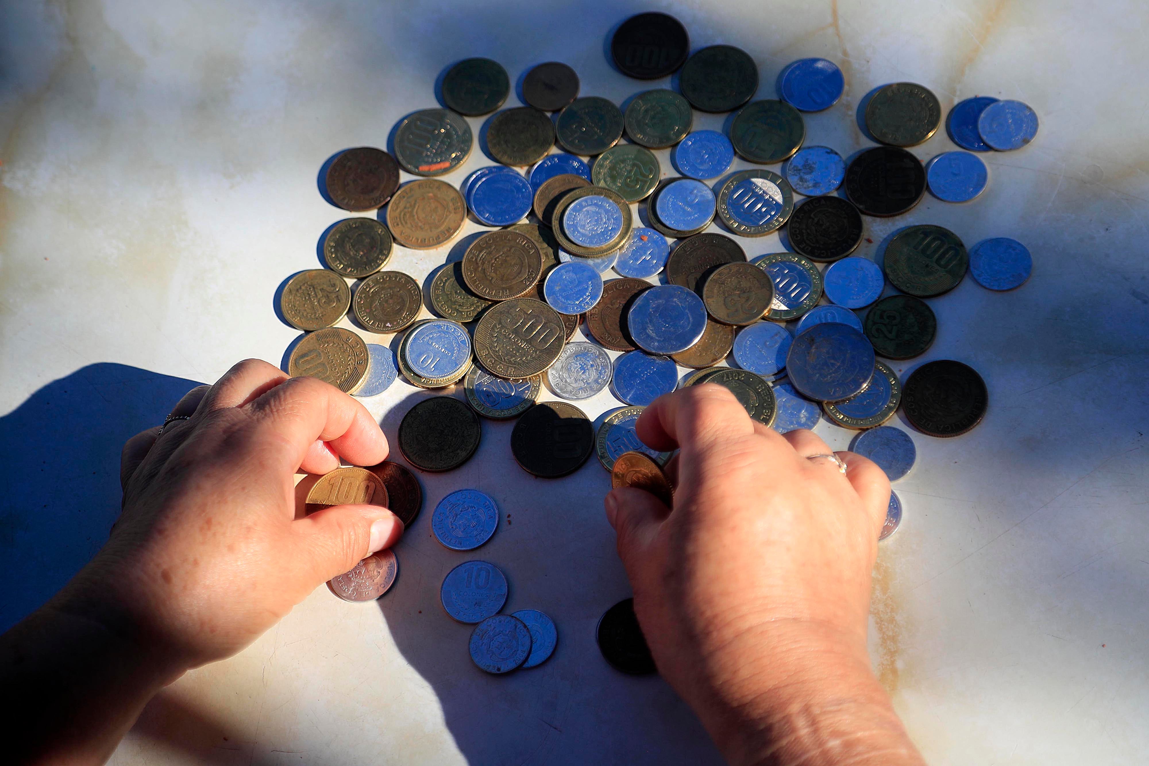 02/01/2024 Fotografías conceptuales para temas: Dinero; Ahorro; Pensión; Pensiones; Plan de retiro; Fondos del ROP; Presupuestos; Operadoras de pensiones; Retiro; Fondos de pensión; Inversión; Monedas; Alcancía; Negocios; Dinero en efectivo; IVM; Colones; Plata; Hacienda; Jubilación; Capital; Finanzas; Gasto; Economía y finanzas; Riqueza. Foto: Rafael Pacheco Granados