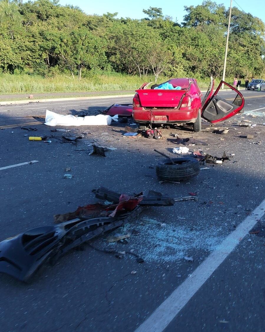 Choque en Caldera, sobre ruta 27, deja una persona fallecida y varios heridos. Foto Facebook.