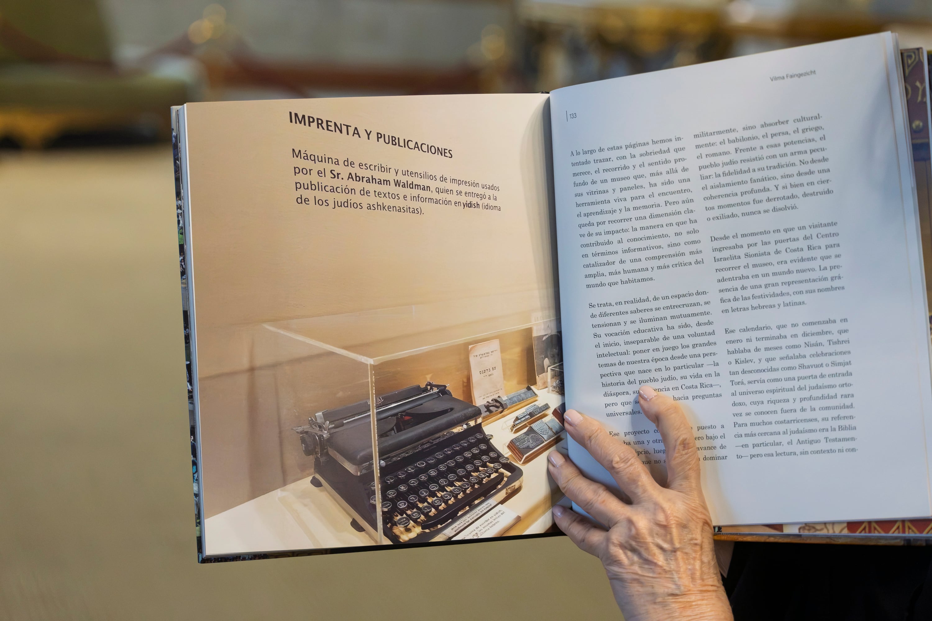 29/09/2026, San José, Teatro Nacional, entrevista con Vilma Faingezicht, por la presentación de su libro sobre la historia del Museo Judio de Costa Rica.