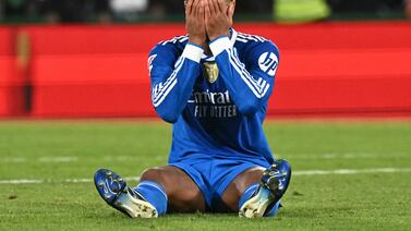 Real Madrid sufre para salvar un punto y el liderato de la Liga Española