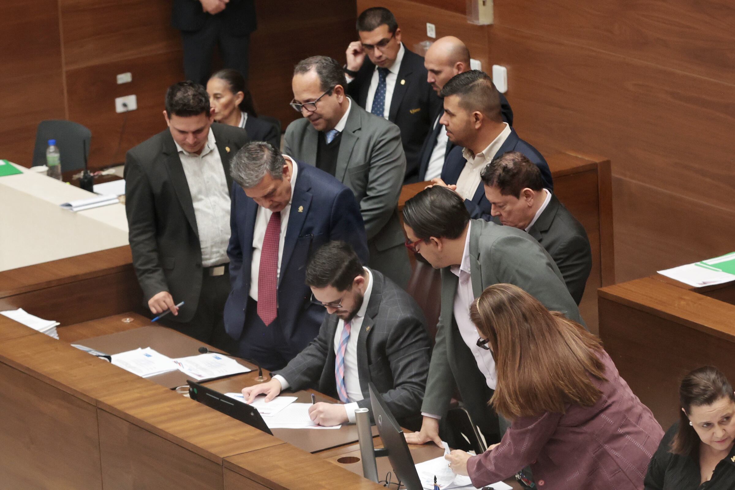 Elección de la comisión de levantamiento de inmunidad de Rodrigo Chaves