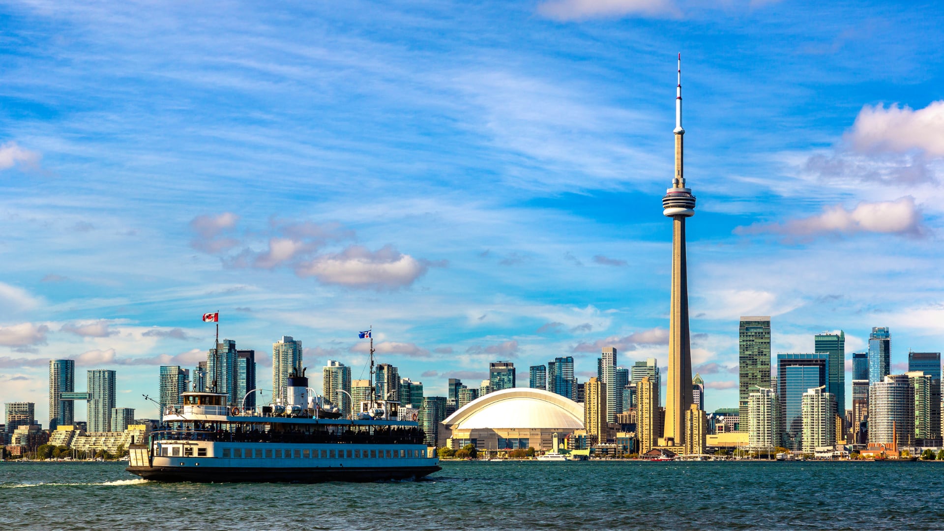 Toronto registra el precio más bajo por noche durante el Mundial 2026: $487 en promedio. El alza fue de apenas 78%.