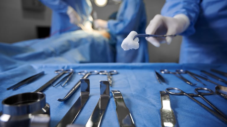 CCSS abre investigación tras denuncia sobre supuesto pago de comisiones por uso de ‘stents’ en pacientes