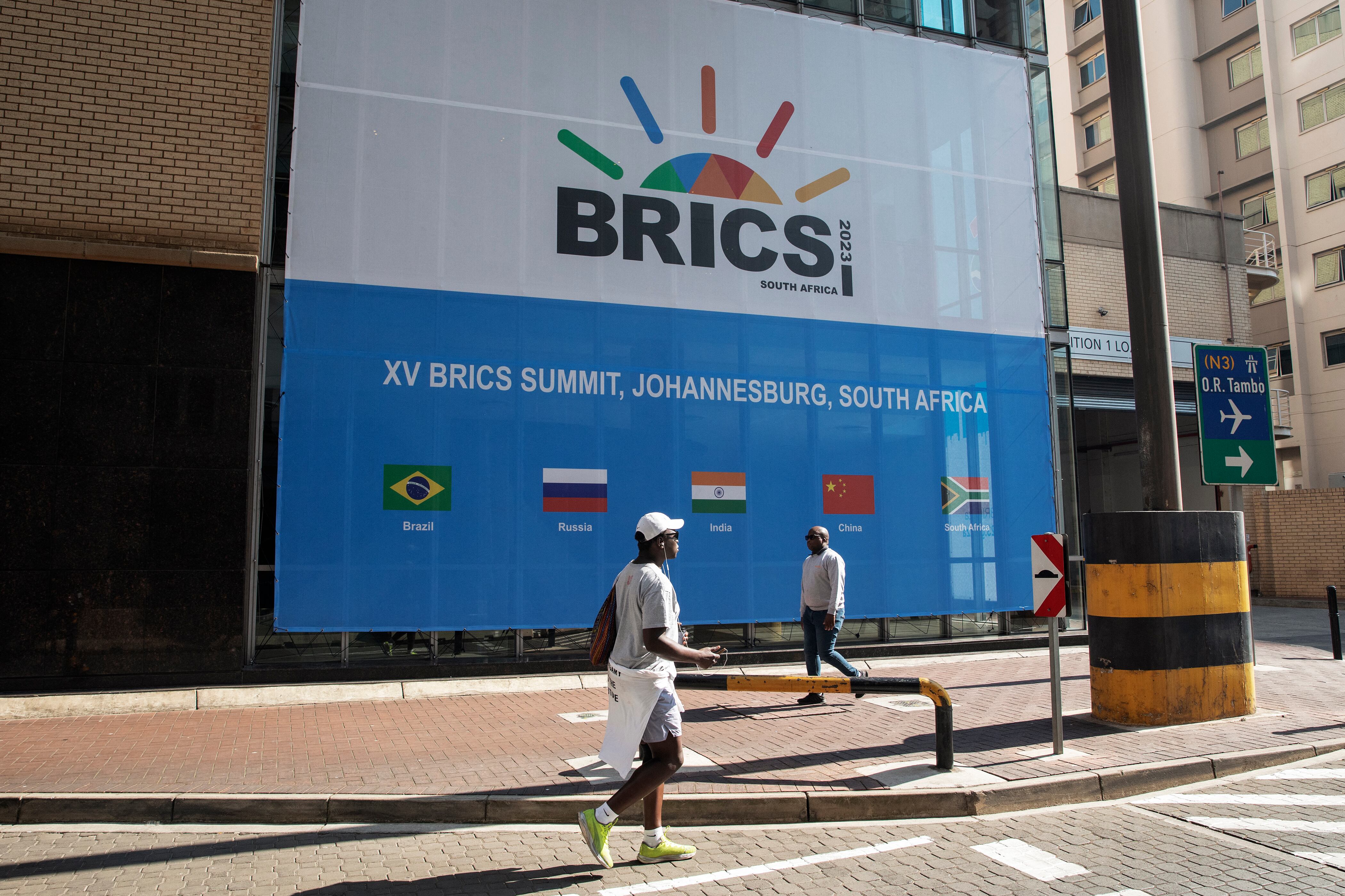 Los países BRICS, un acrónimo de los cinco miembros Brasil, Rusia, India, China y Sudáfrica, reunirse durante tres días para una cumbre en Johannesburgo a partir del 22 de agosto