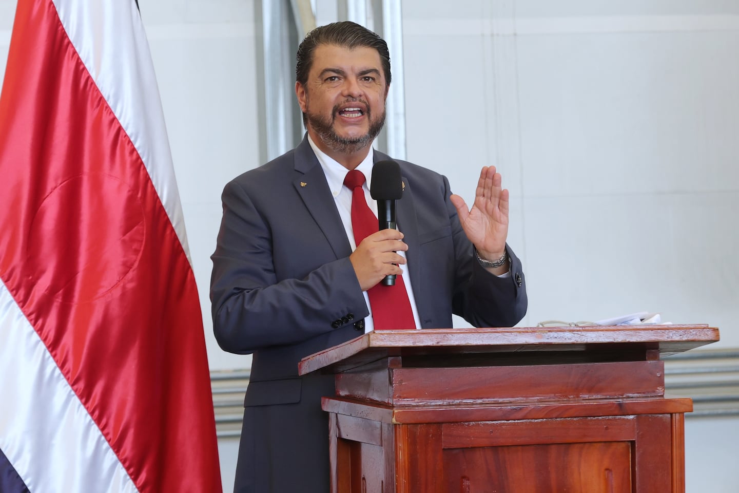 Costa Rica hospedaría en hoteles o en casas alquiladas a los nuevos migrantes deportados por Estados Unidos