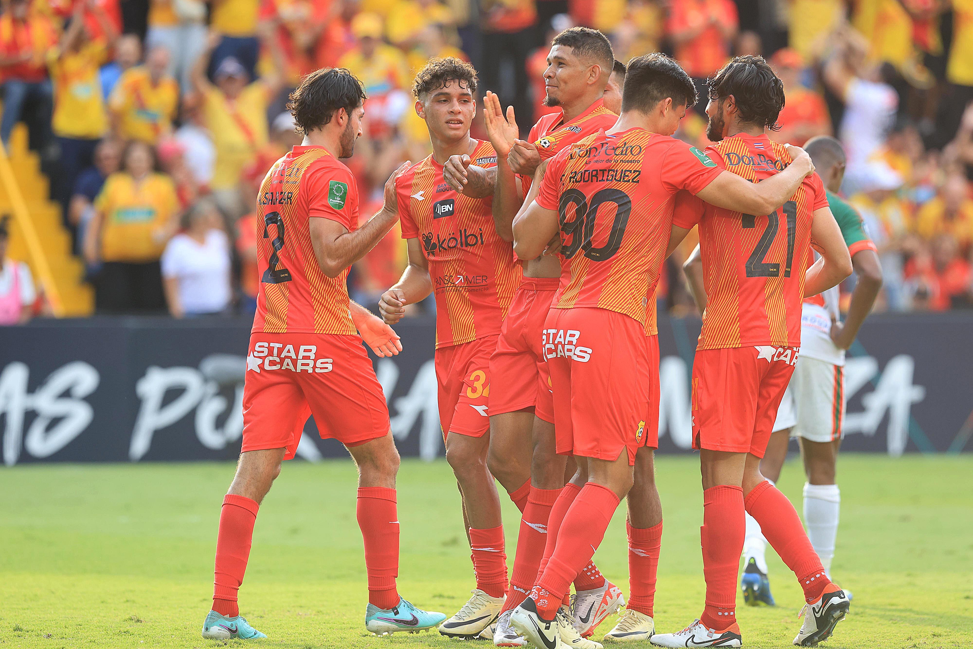 05/03/2024 Estadio Morera Soto, Alajuela. El Club Sport Herediano recibió al Robinhood de Surinam, en partido de octavos de final, Copa de Campeones de Concacaf. Foto: Rafael Pacheco Granados