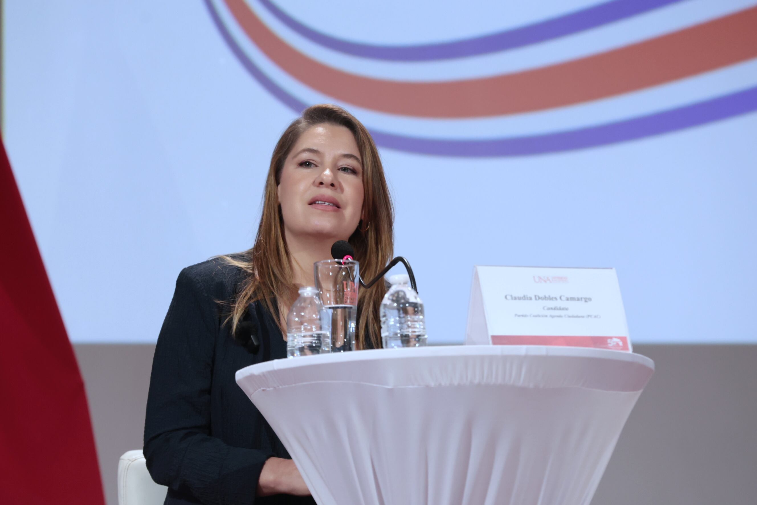 Candidatos a la presidencia de la república durante Debate Presidencial en la UNA