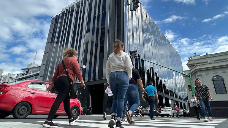 Fotos y video revelan cómo quedó el edificio del Banco Popular en el centro de San José tras más de 4 años de construcción