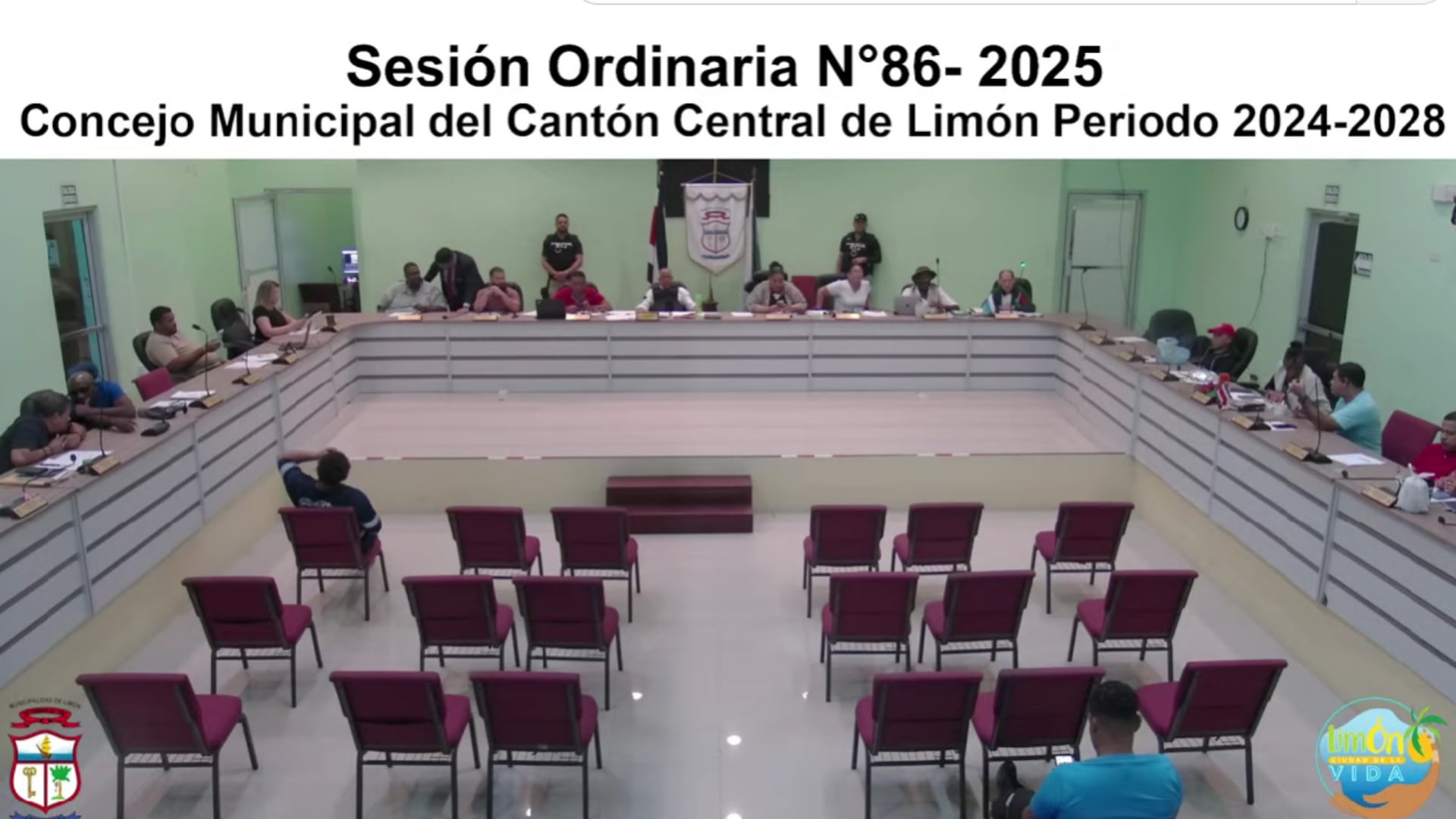 La sesión del Concejo Municipal fue custodiada por dos oficiales de Fuerza Pública.