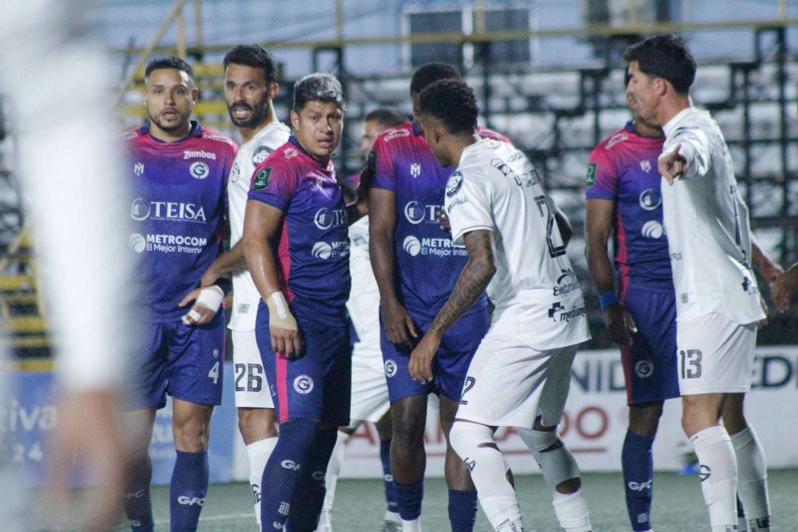 Los jugadores de Guadalupe y Sporting hicieron un juego peleado, de pierna fuerte. Al final, el cotejo terminó 0 a 0.