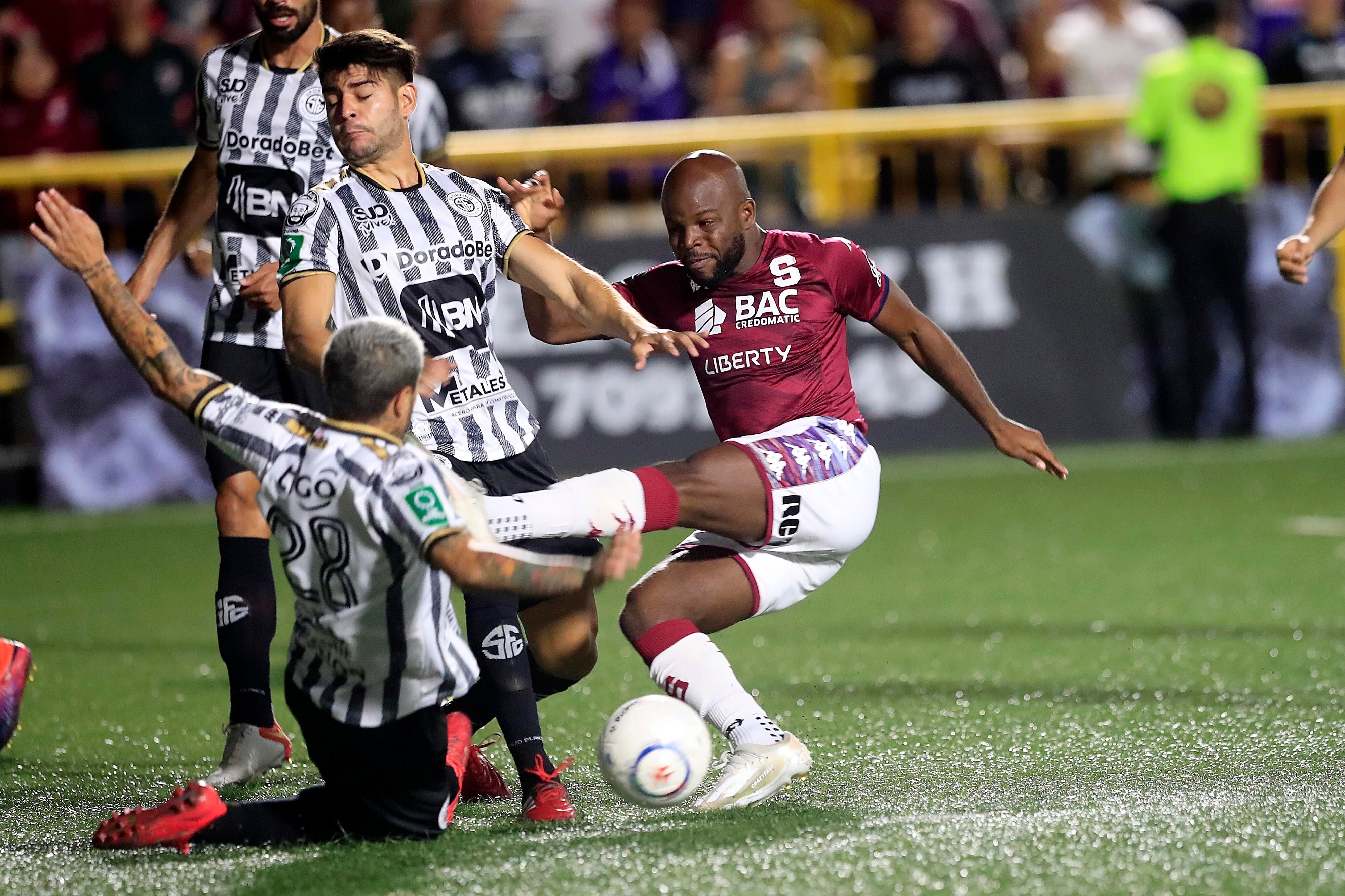 27/01/2024 Estadio Ernesto Rohrmoser, Pavas. Sporting FC recibió al Deportivo Saprissa, en partido de la jornada 5 del Torneo de Clausura 2024, Copa Promérica. Foto: Rafael Pacheco Granados