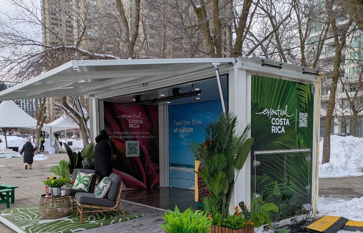 Un contenedor rediseñado como módulo de promoción turística de Costa Rica.