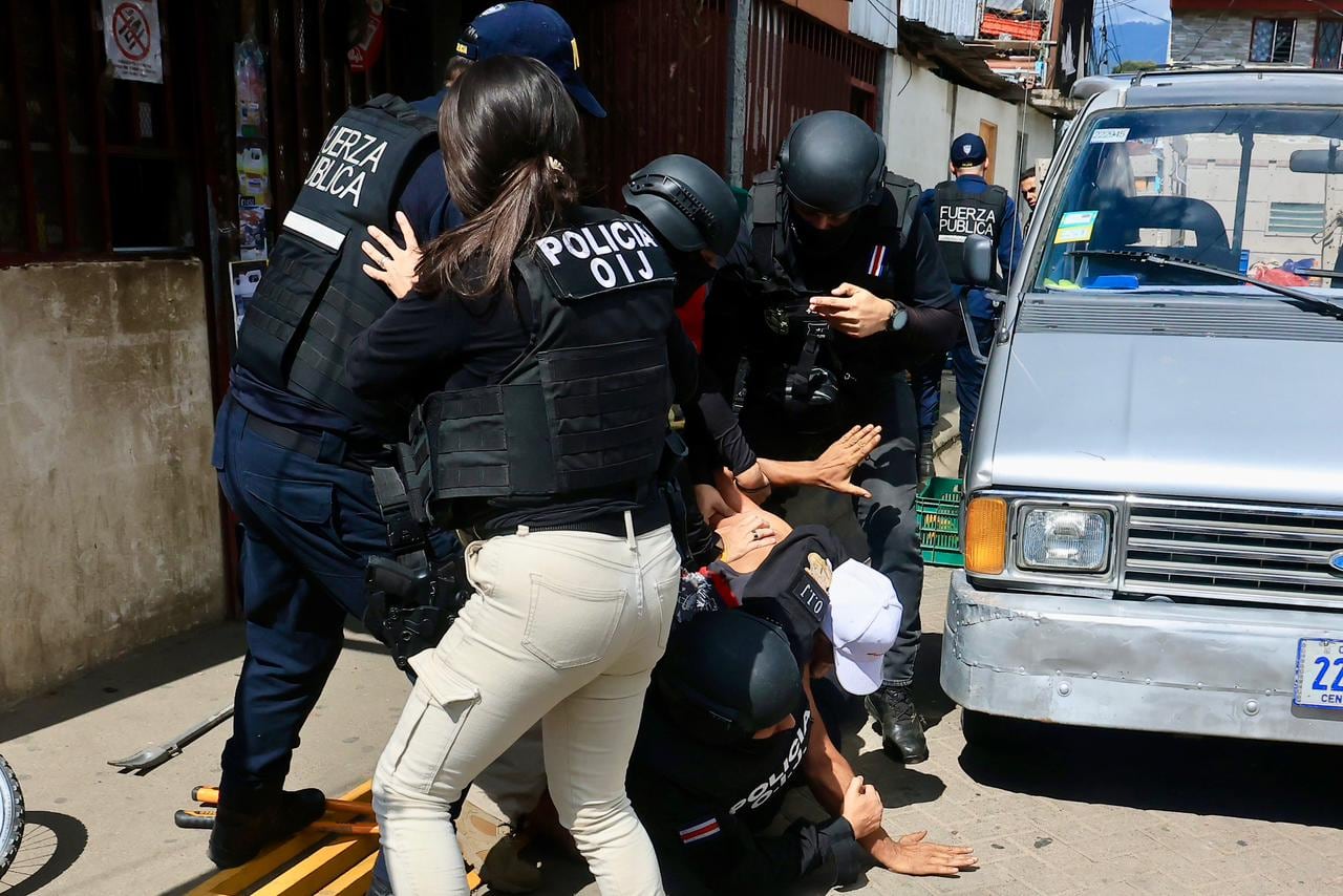 Allanamientos en Purral por presunta venta de drogas