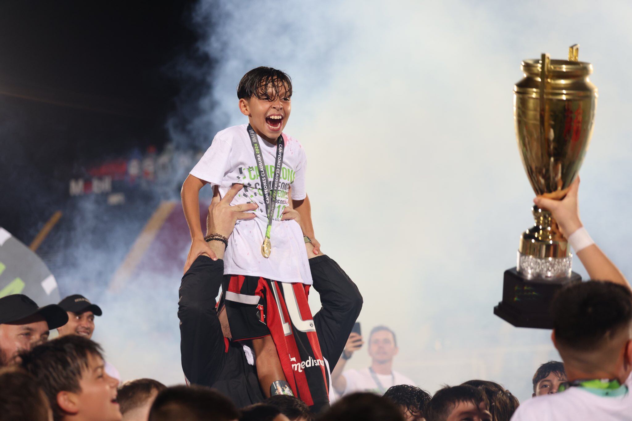 Gabriel Quesada juega con la camisa 10 en el equipo U-12 de Liga Deportiva Alajuelense.